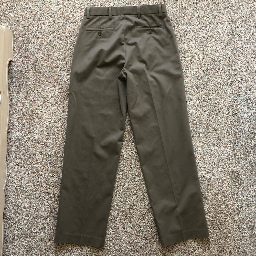 Dockers D3 Classic Fit Pleated Khakis 30x32